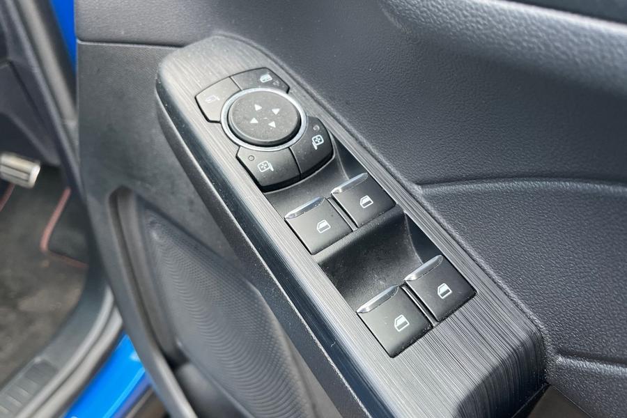 Ford KUGA Photo autoimg-acd9860c882549803bf4c89ac051fe69d8aff300.jpg
