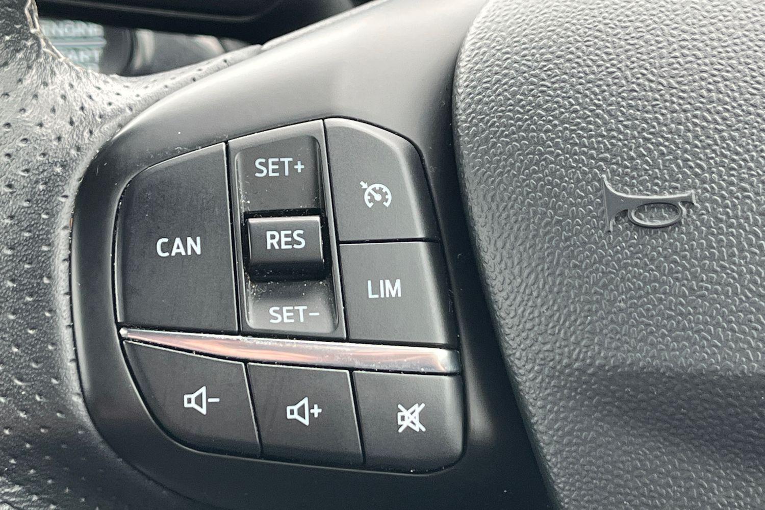 Ford FIESTA Photo 37