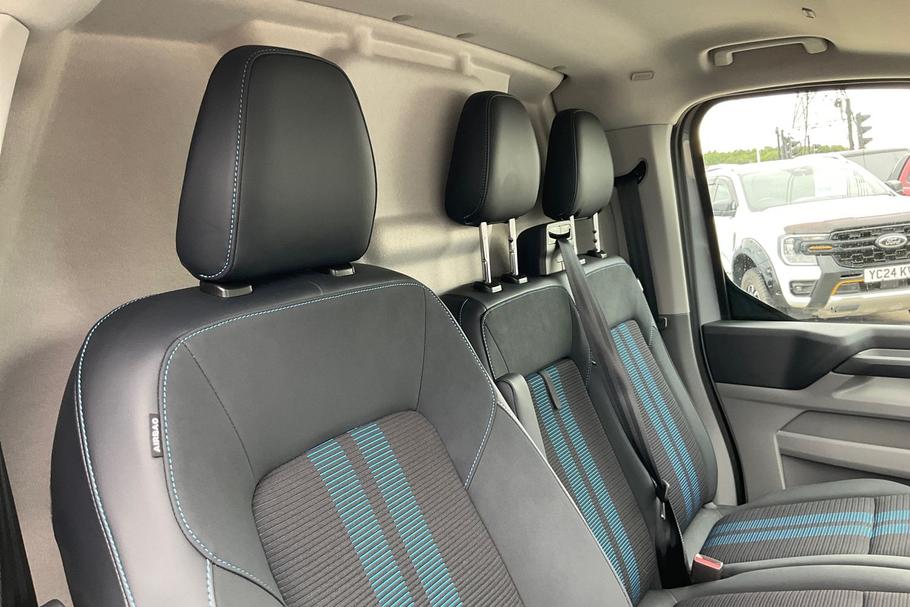 Used Ford TRANSIT CUSTOM YE26AYD 31