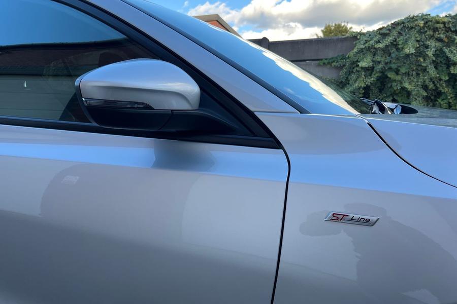 Ford FOCUS Photo autoimg-acdf44de1f5d661dc1358b534fa4f7a06b1fe10c.jpg