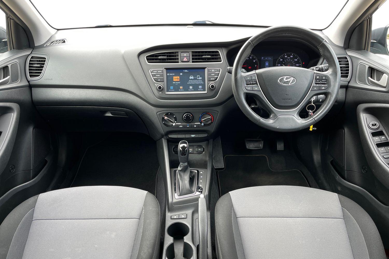 Hyundai i20 Photo 9