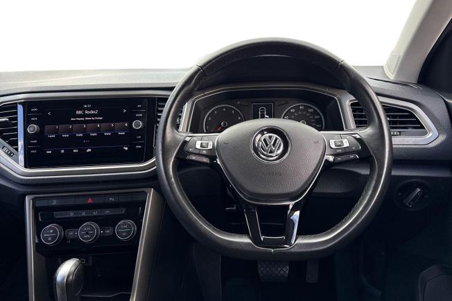 Volkswagen T-Roc Photo 11