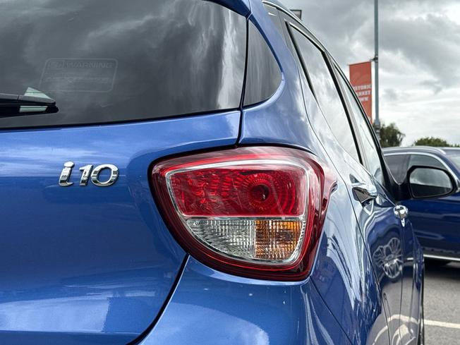 HYUNDAI i10 Photo 18