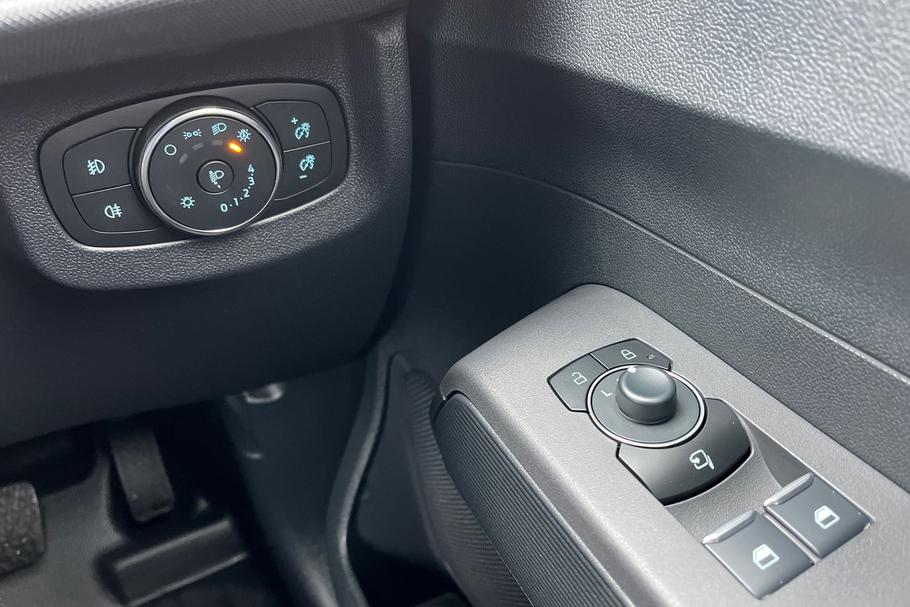 Used Ford E-TRANSIT COURIER LA75RDZ 18