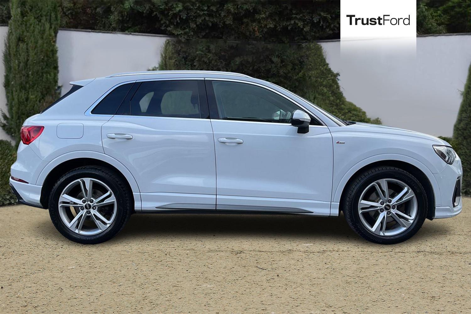 Audi Q3 Photo 2