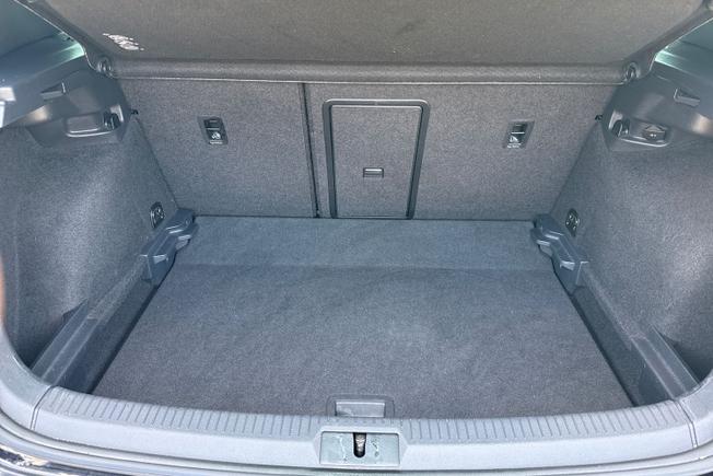 VOLKSWAGEN Golf Photo 12