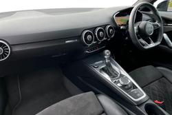 Audi TT Photo 2