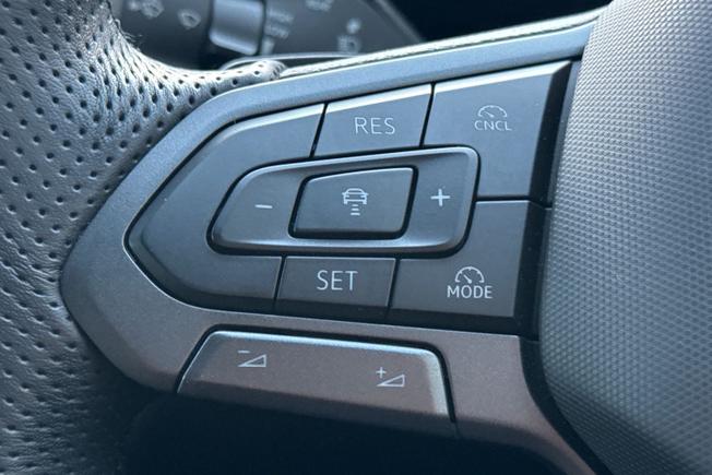 VOLKSWAGEN Passat Photo 16