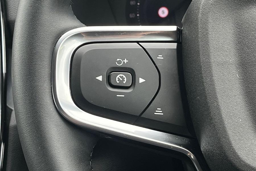 Volvo XC40 Photo autoimg-acfbcb19bd23a7045be132557431f1aee47825b2.jpg
