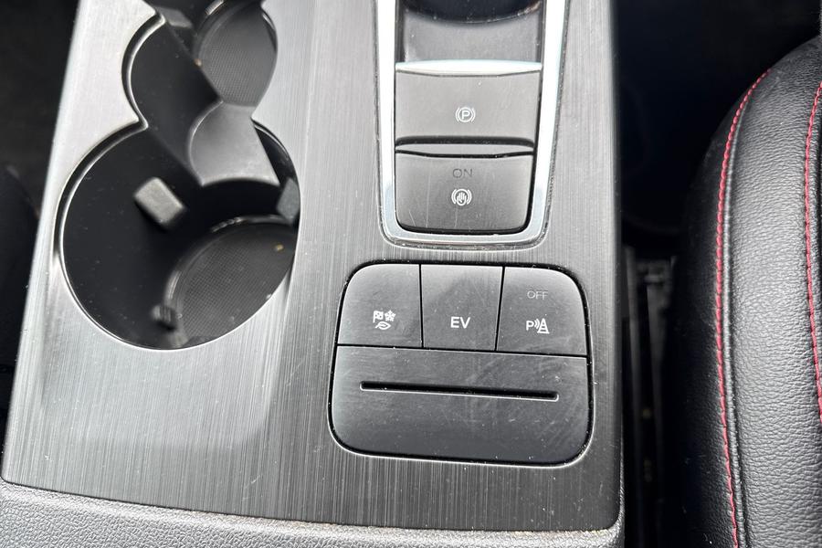 Ford KUGA Photo autoimg-acff1e845b6c22e2dc12f697cbf6209d0a426267.jpg
