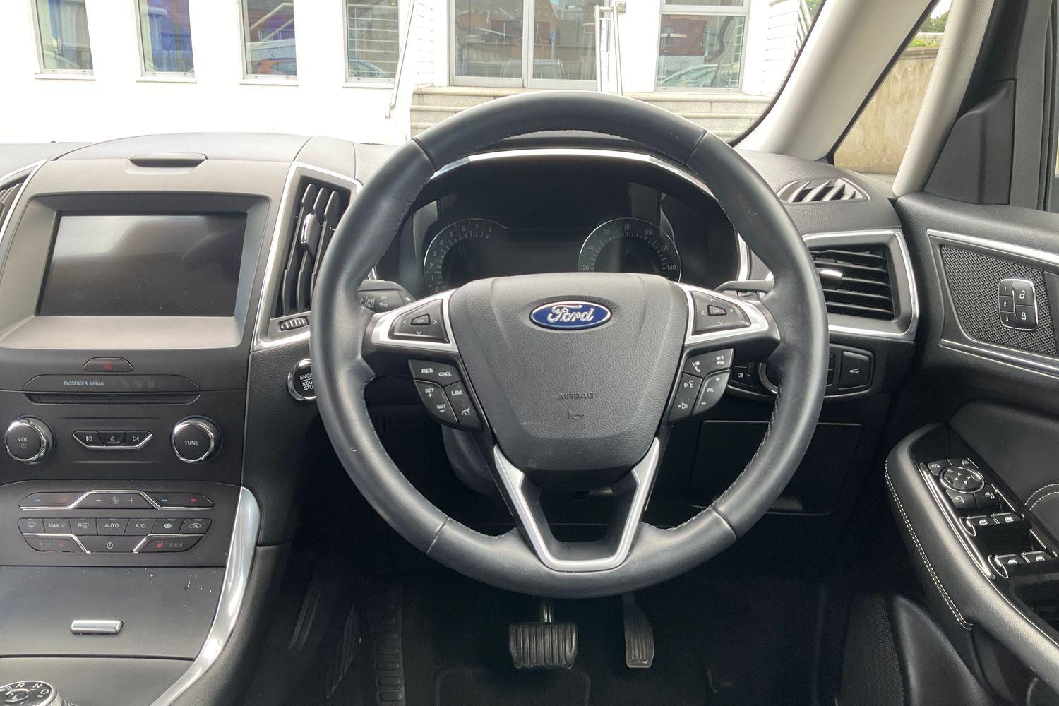 Ford S-MAX Photo 11