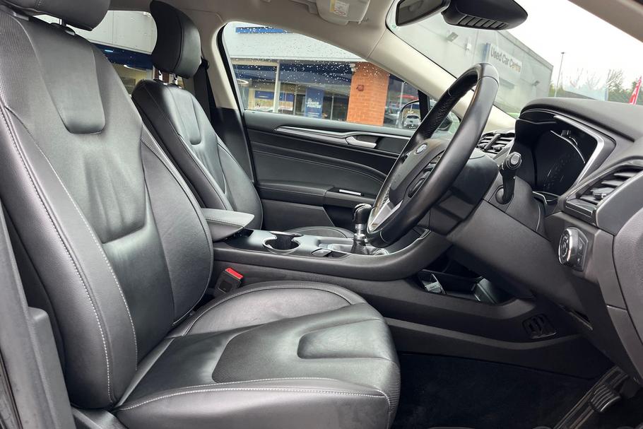 Used Ford MONDEO YM70WKG 17