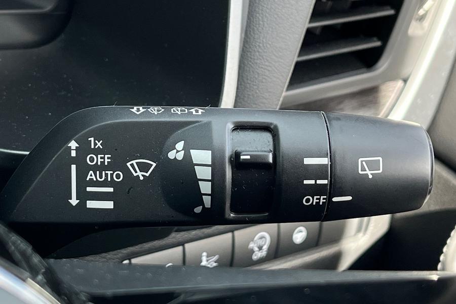 Nissan Qashqai Photo autoimg-ad067eff9640d645f41ed257f46f2116fcdc7447.jpg