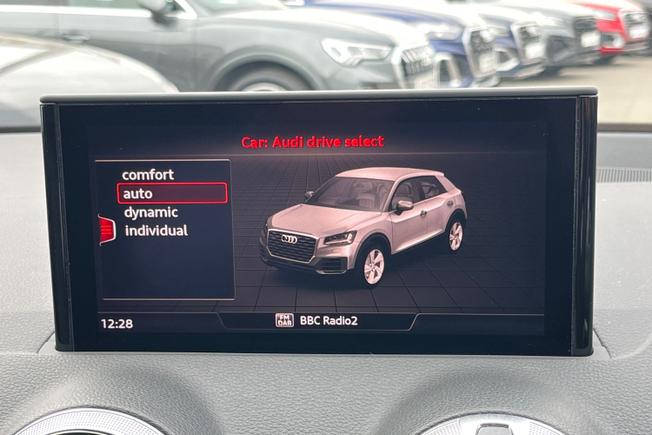 Audi Q2 Photo 22