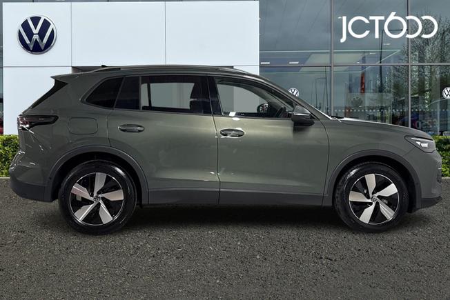 VOLKSWAGEN Tiguan Photo 4