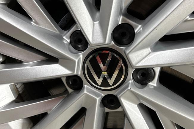 VOLKSWAGEN T-Roc Photo 32