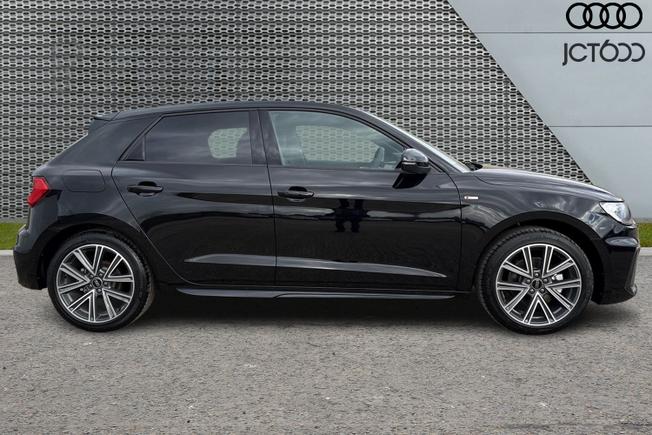 AUDI  A1 Sportback  Photo 4