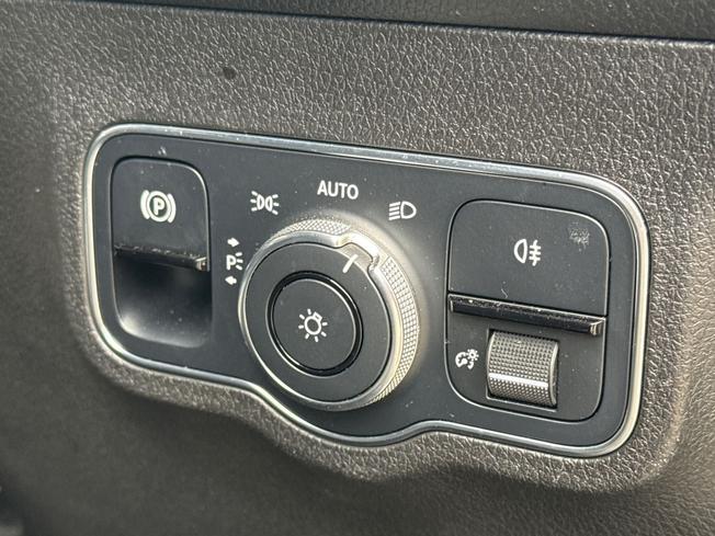 MERCEDES-BENZ Glb Photo 51