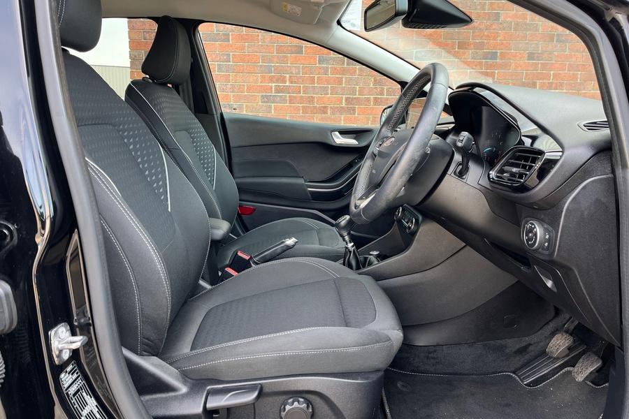Ford Fiesta Photo autoimg-ad1812b9d330233ead243b39e9b1c155504e4a06.jpg