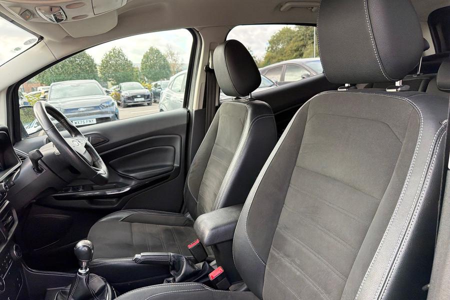 Ford ECOSPORT Photo autoimg-ad1a7f4e2526565d3cffa8d61a9bffa5aa15f8fd.jpg