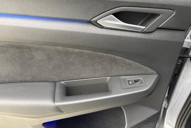 VOLKSWAGEN Golf Photo 31