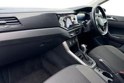 VOLKSWAGEN Polo Photo 2