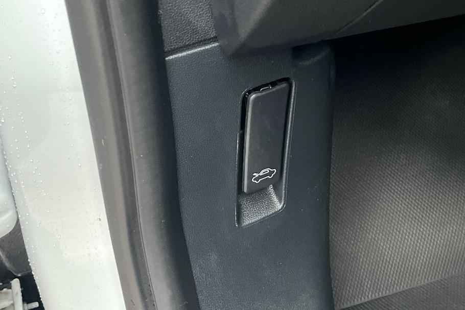 Used Ford TRANSIT COURIER LO25TZX 25