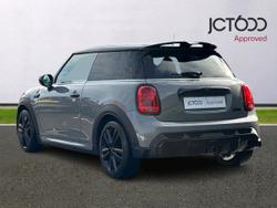 MINI Hatch Photo 3