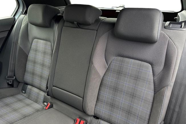 VOLKSWAGEN Golf Photo 9