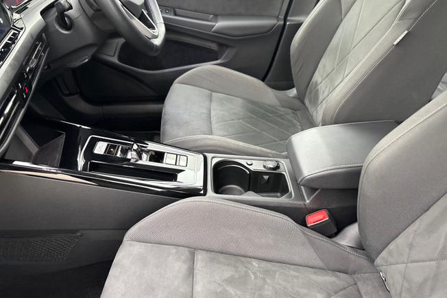 VOLKSWAGEN Golf Photo 30
