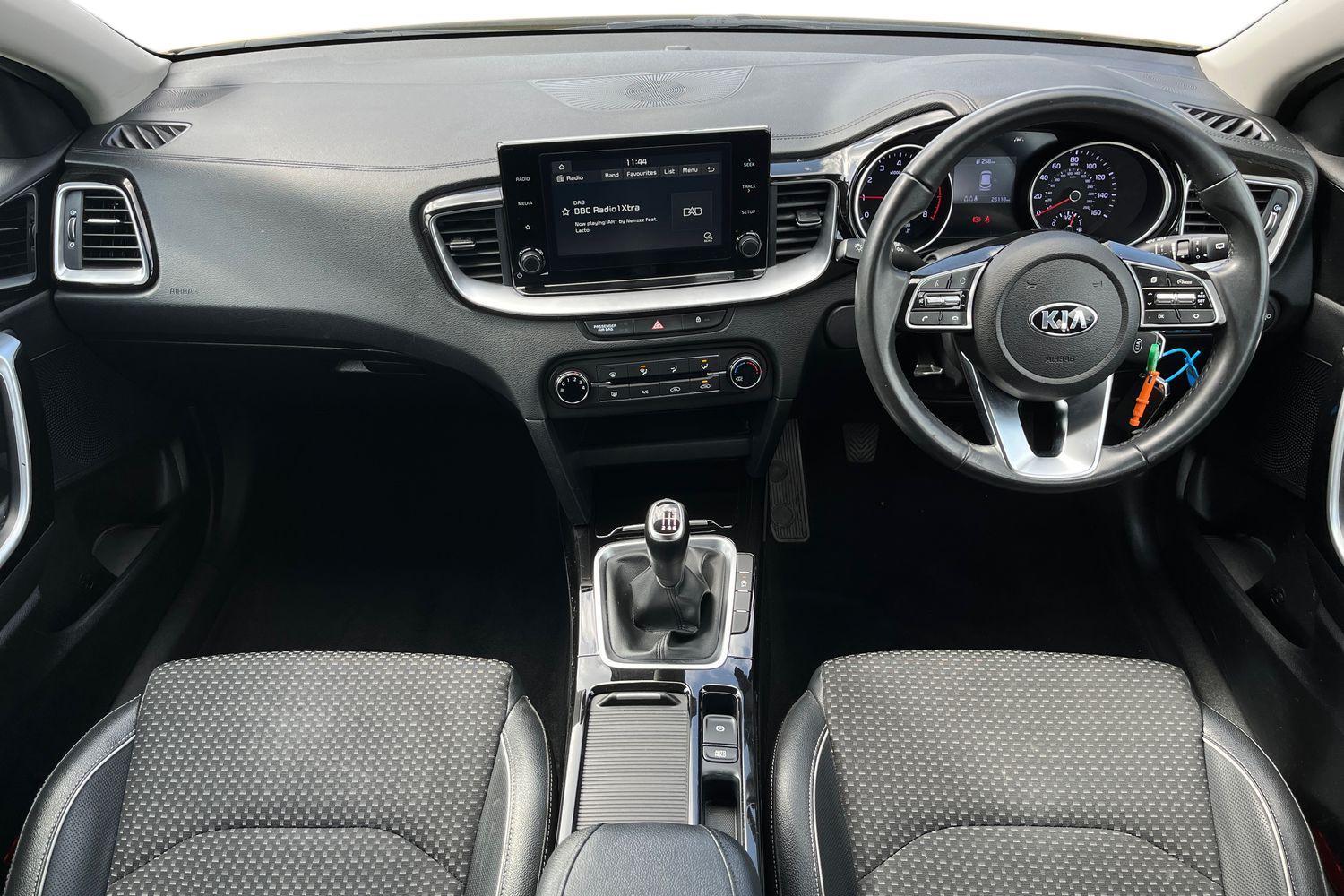 Kia XCEED Photo 9