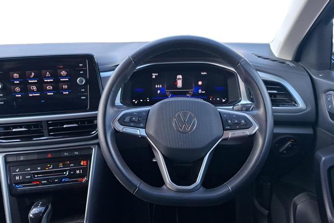 Volkswagen T-Roc Photo 11