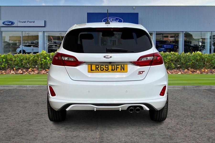 Ford FIESTA Photo autoimg-ad28046dd1a23442e4ab22776e31f231215a01b3.jpg