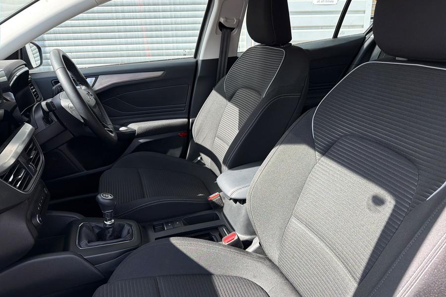 Ford FOCUS Photo autoimg-ad29ba0415296cff374414a6d8580a4cc1bc6e5c.jpg