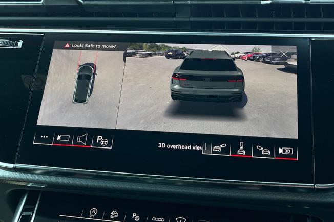 AUDI Rsq8 Photo 31