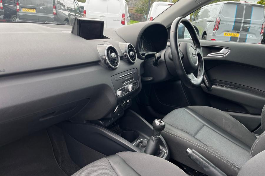 Audi A1 Photo autoimg-ad2f32c68db4a96b5497e53c4279eb0ecb00694a.jpg
