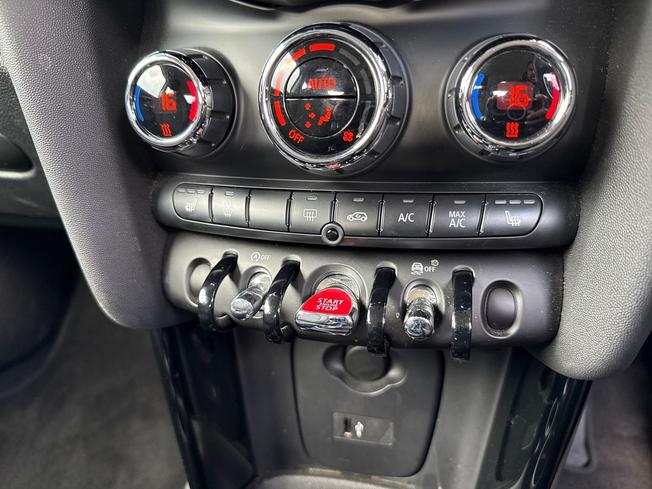 MINI Hatch Photo 33