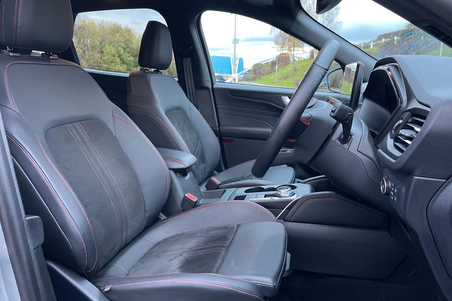 Ford KUGA Photo 16