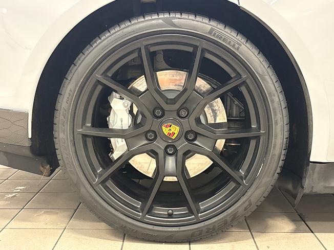 PORSCHE Taycan Photo 26