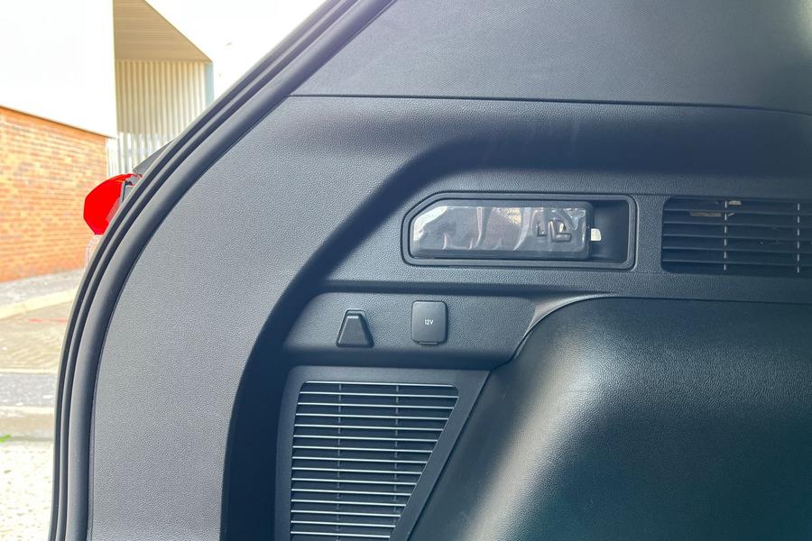 Ford Kuga Photo autoimg-ad349da6951fcf72a18f0081b78a5701ab07c63b.jpg