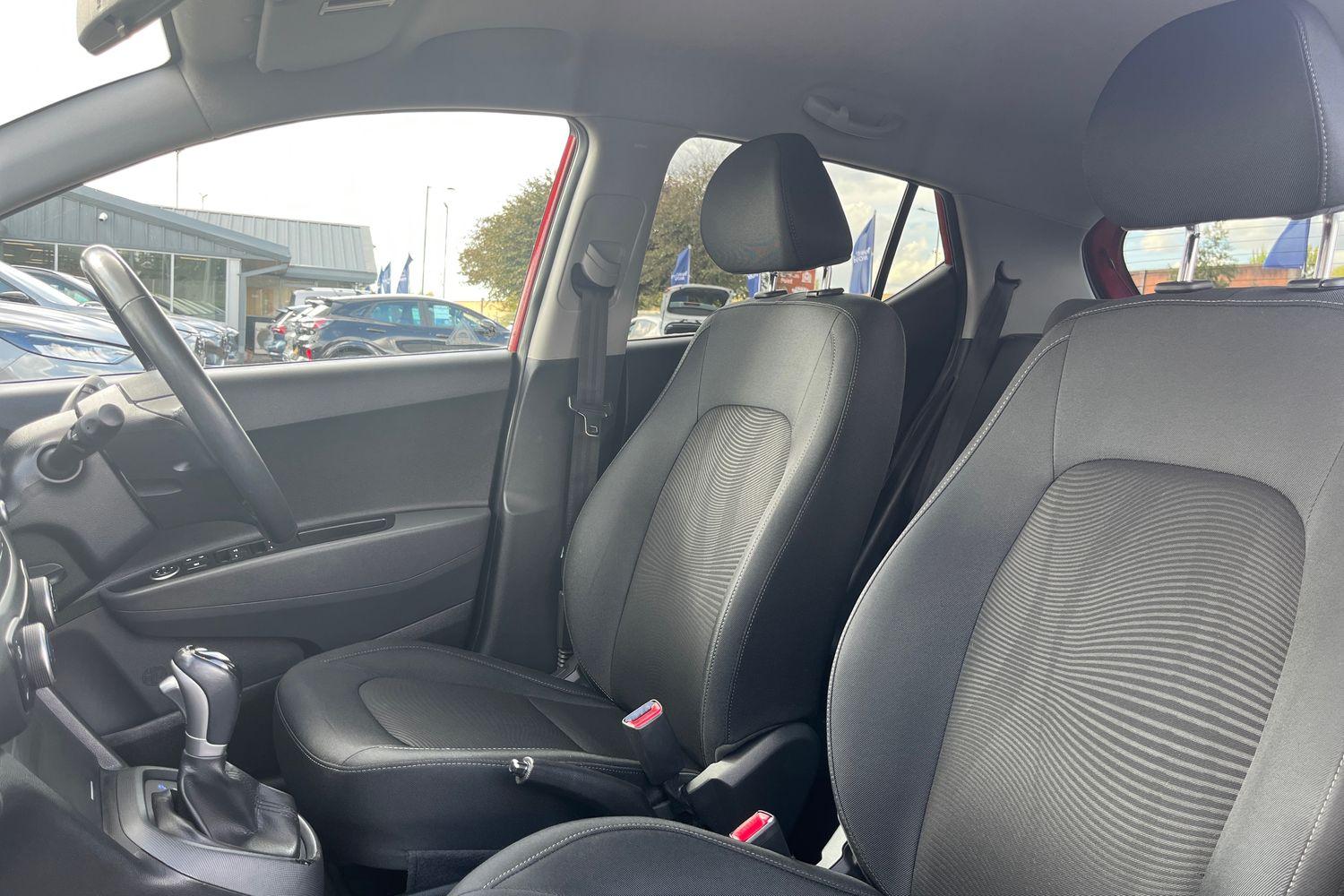 Hyundai i10 Photo 18