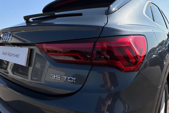 Audi Q3 Photo 18