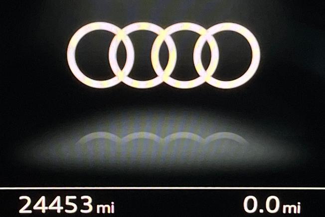 AUDI Q8 Photo 15