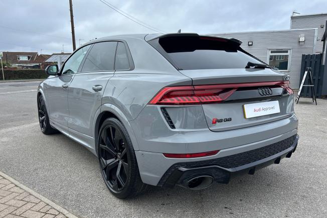 AUDI Rsq8 Photo 23