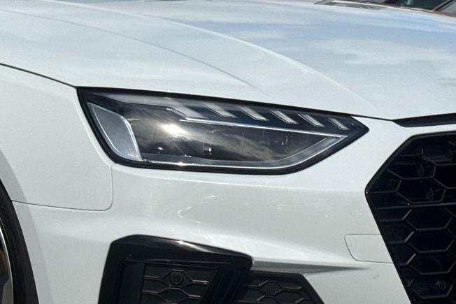 Audi A4 Photo 19
