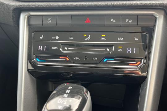 Volkswagen T-roc Photo autoimg-ad44361c46a046b76da2fd142cd5beba8bae3035.jpg