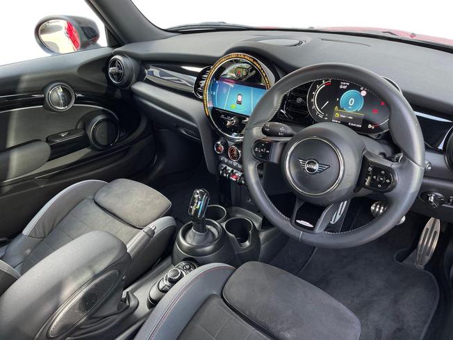 MINI Hatch Photo 6