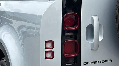 Land Rover Defender Photo autoimg-ad477d1550433770b14c64ab9b98b4a82d9d5800.jpg