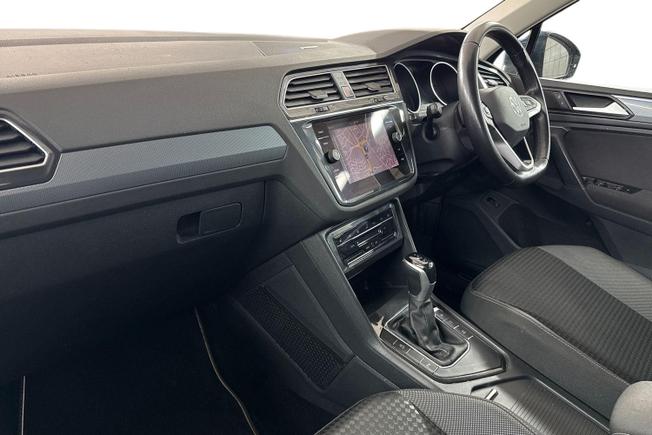 VOLKSWAGEN Tiguan Photo 2