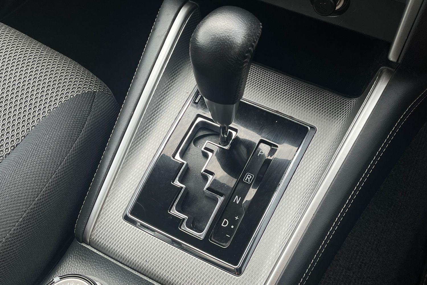 Mitsubishi L200 Photo 34